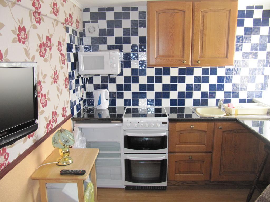 Lindisfarne Holiday Apartments - Families & Couples Only 블랙풀 객실 사진