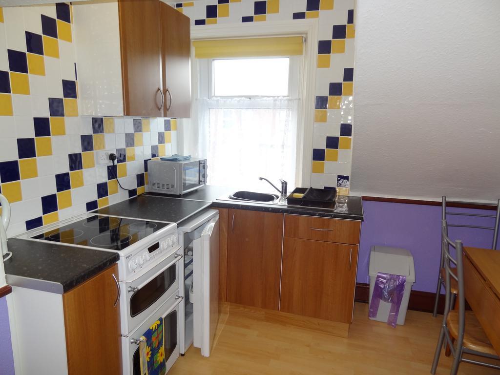 Lindisfarne Holiday Apartments - Families & Couples Only 블랙풀 외부 사진