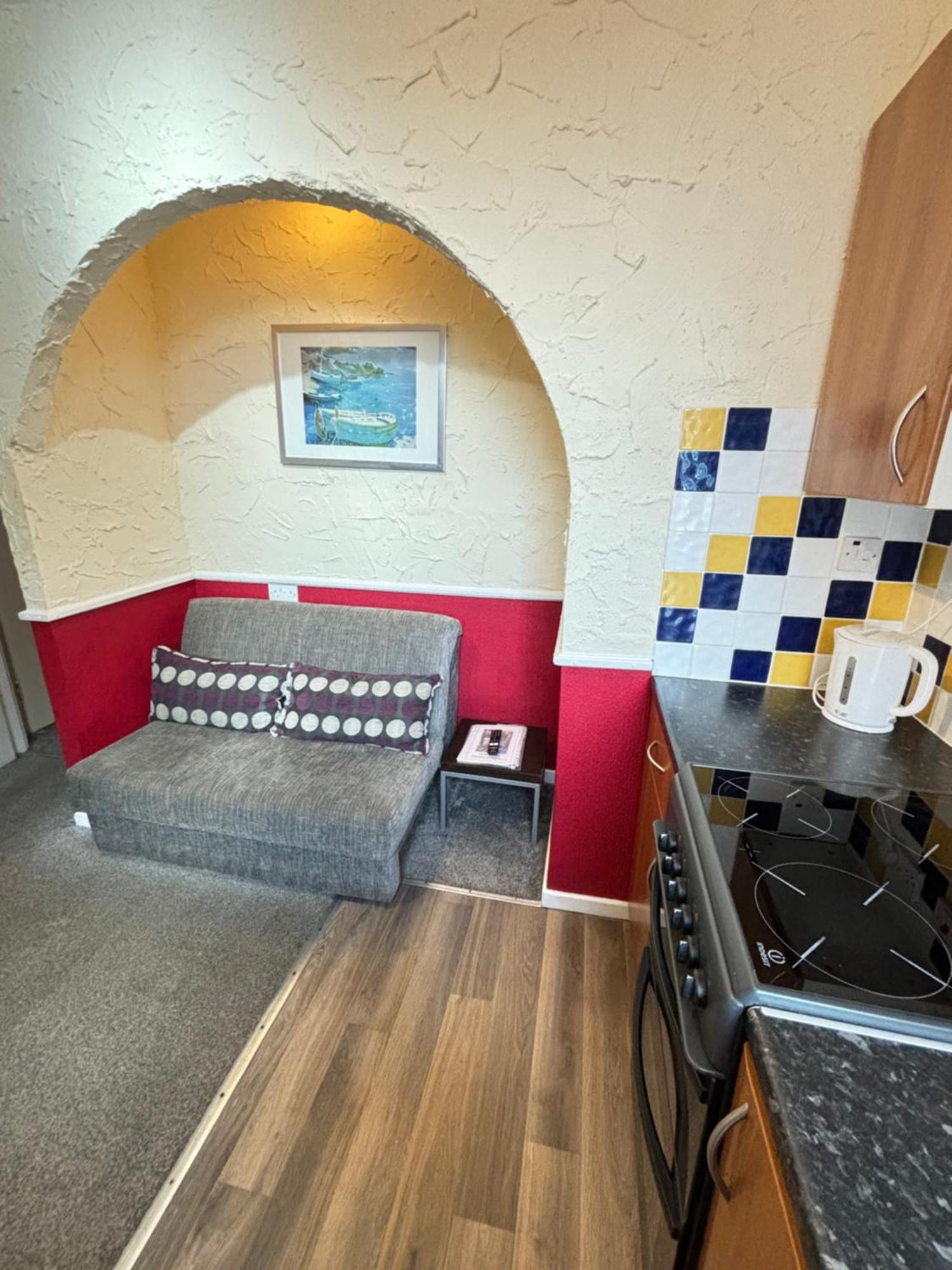Lindisfarne Holiday Apartments - Families & Couples Only 블랙풀 외부 사진