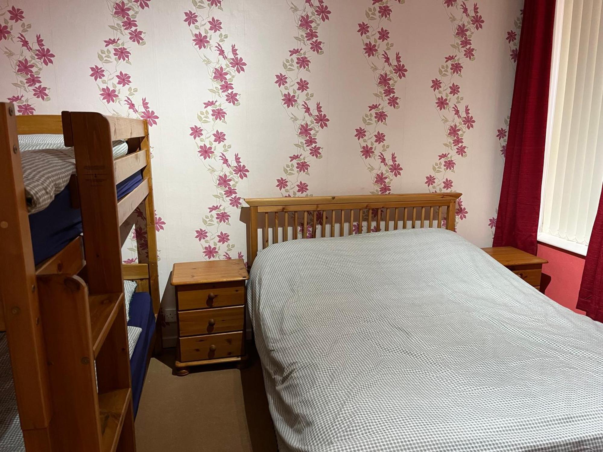 Lindisfarne Holiday Apartments - Families & Couples Only 블랙풀 외부 사진