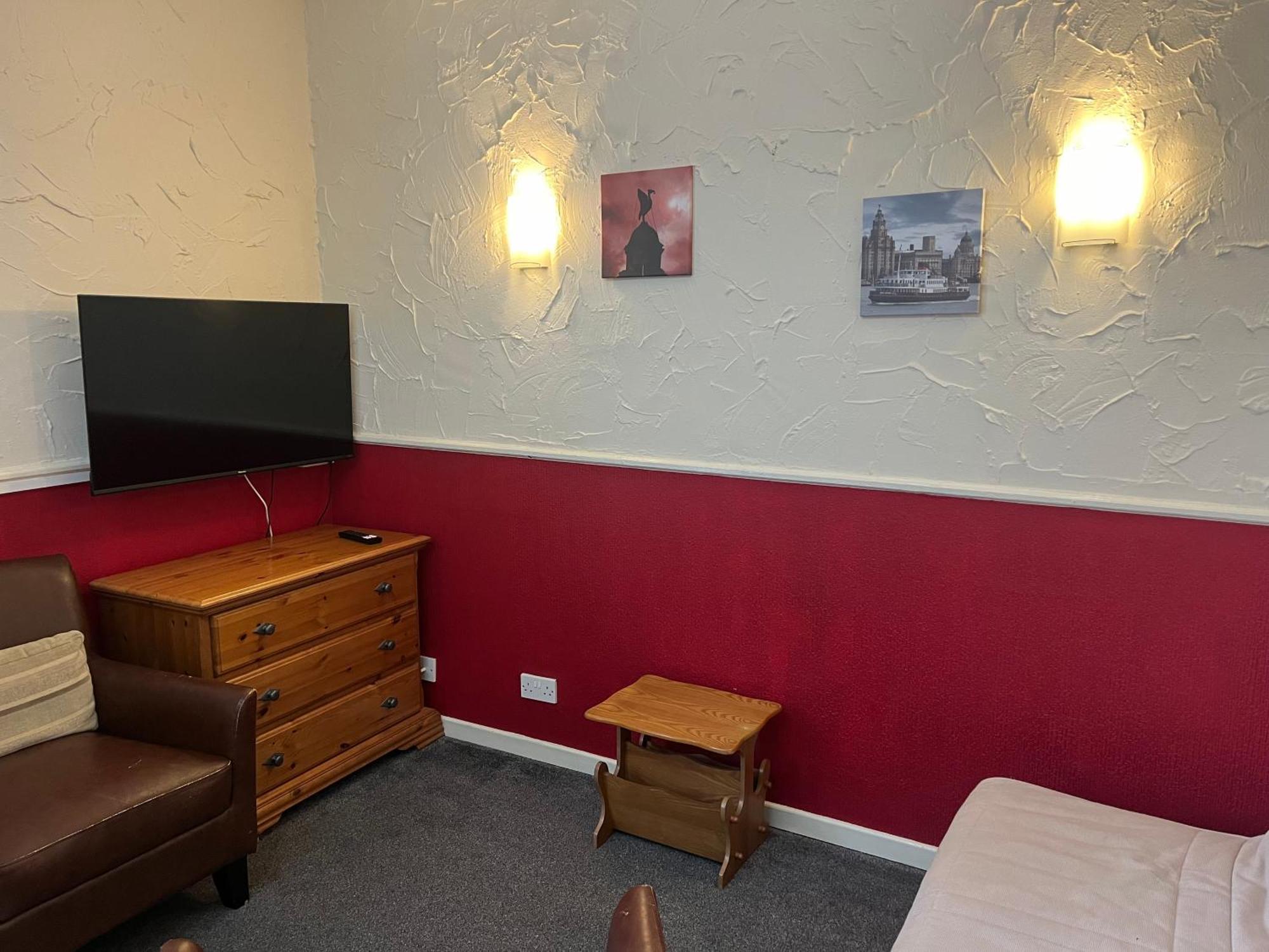 Lindisfarne Holiday Apartments - Families & Couples Only 블랙풀 외부 사진