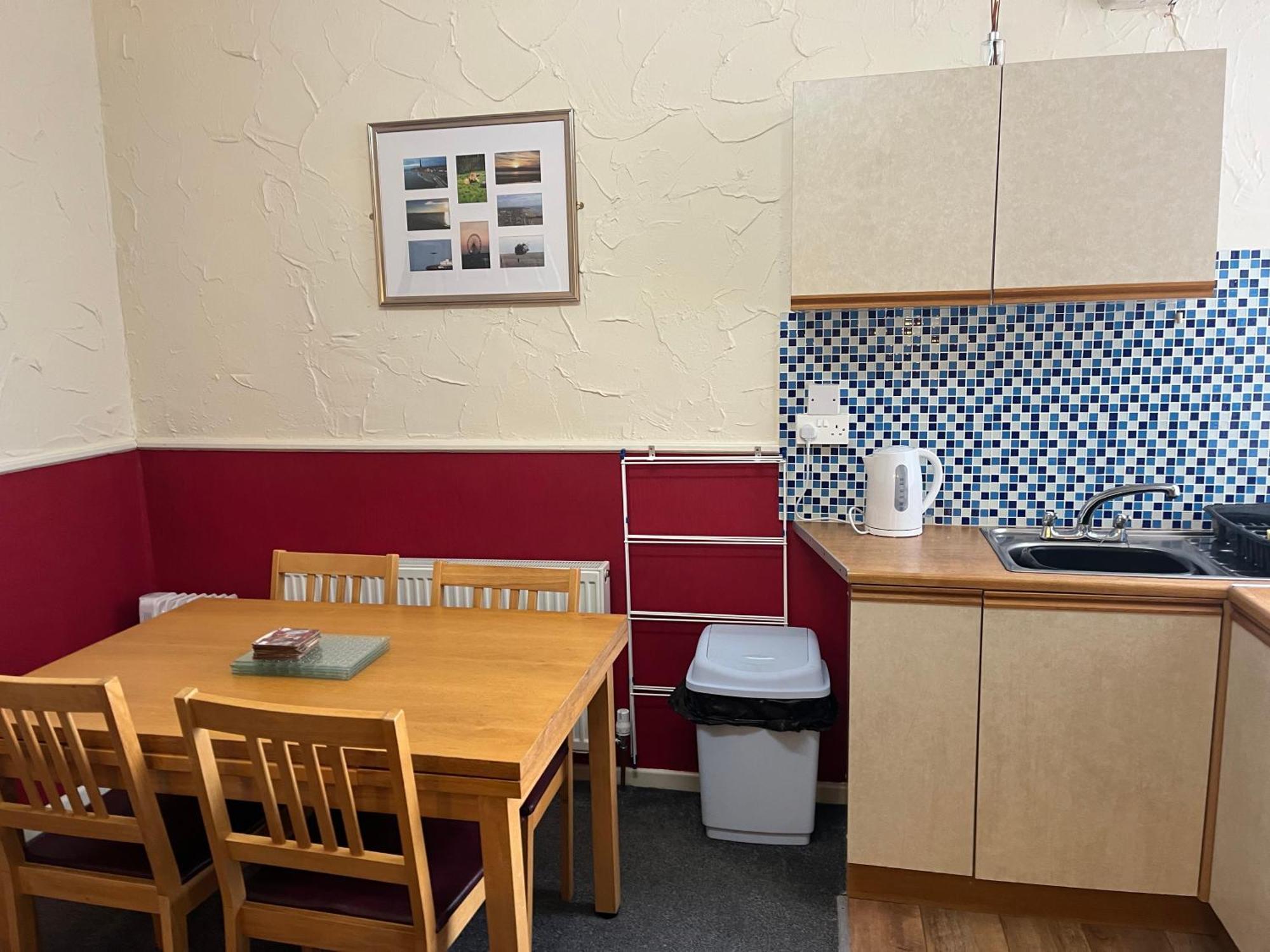 Lindisfarne Holiday Apartments - Families & Couples Only 블랙풀 외부 사진