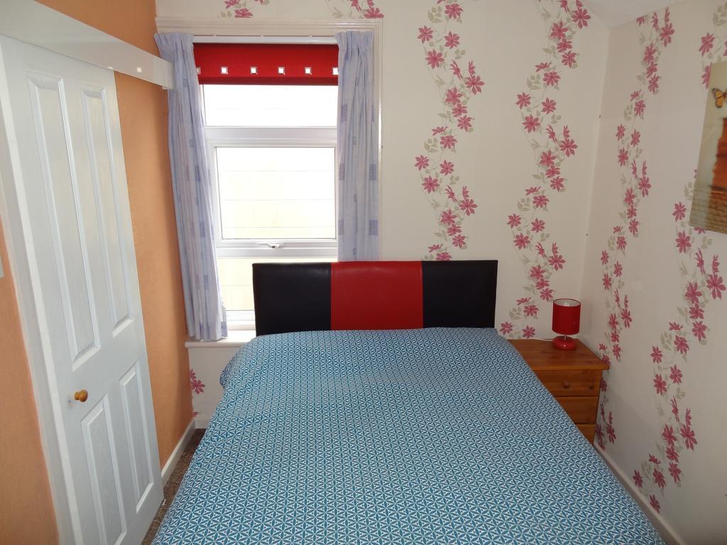 Lindisfarne Holiday Apartments - Families & Couples Only 블랙풀 외부 사진