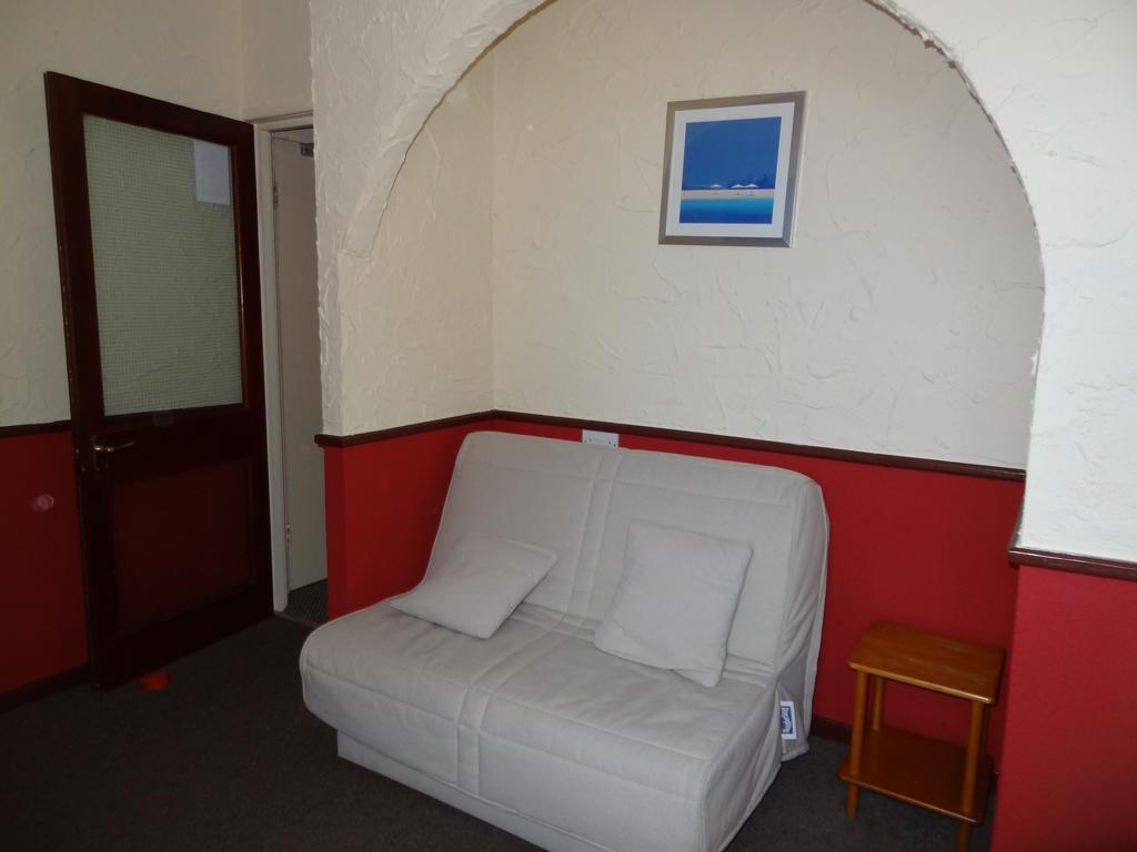 Lindisfarne Holiday Apartments - Families & Couples Only 블랙풀 외부 사진