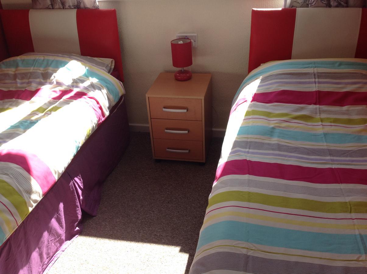 Lindisfarne Holiday Apartments - Families & Couples Only 블랙풀 외부 사진